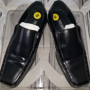 Boys Black Stacy Adams Dress shoes/Loafers